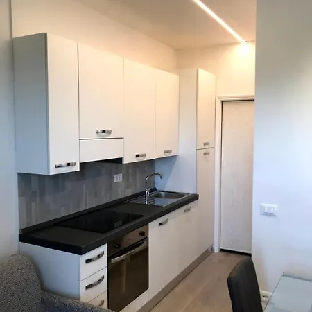 Villaggio Boschetti 10a 아파트 *