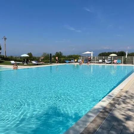 아파트 Villaggio Boschetti 10a